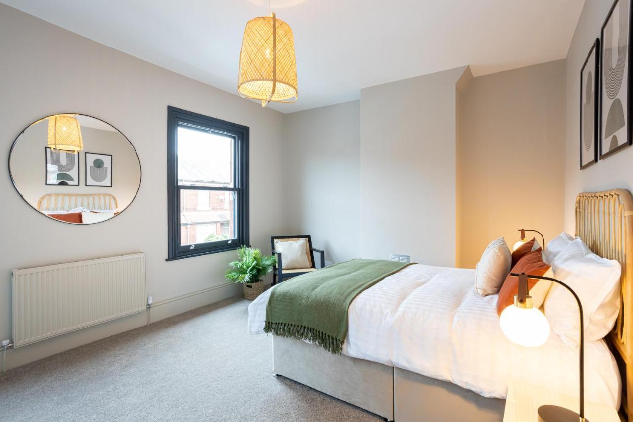 Stunning Scandi 3 Bed House In Manchester-Parking Villa Bagian luar foto