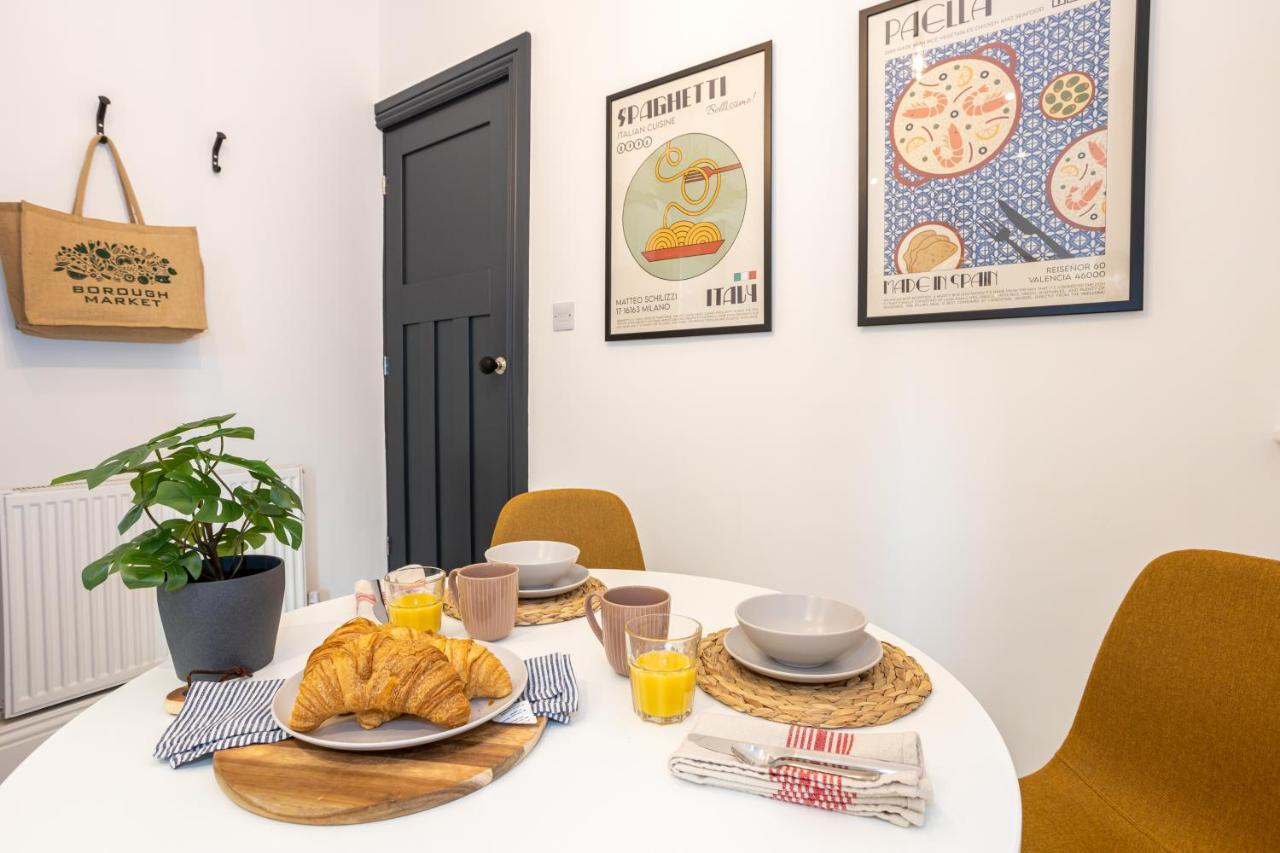 Stunning Scandi 3 Bed House In Manchester-Parking Villa Bagian luar foto