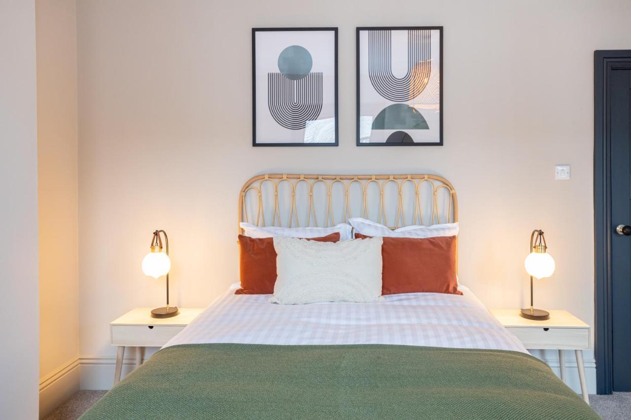 Stunning Scandi 3 Bed House In Manchester-Parking Villa Bagian luar foto